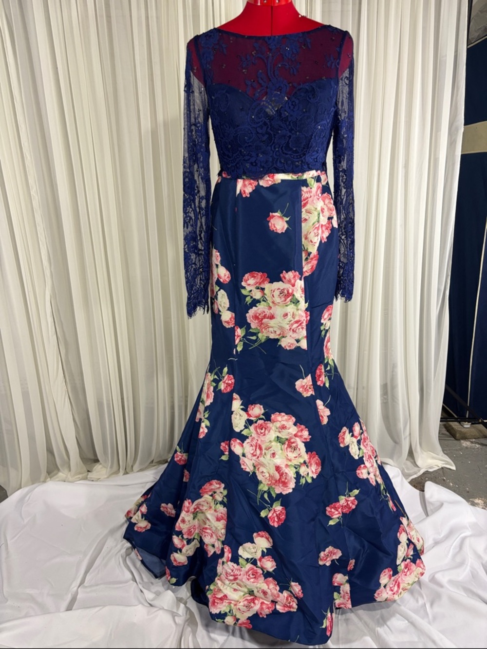 Navy Floral Lace Long-Sleeve Mermaid Dress